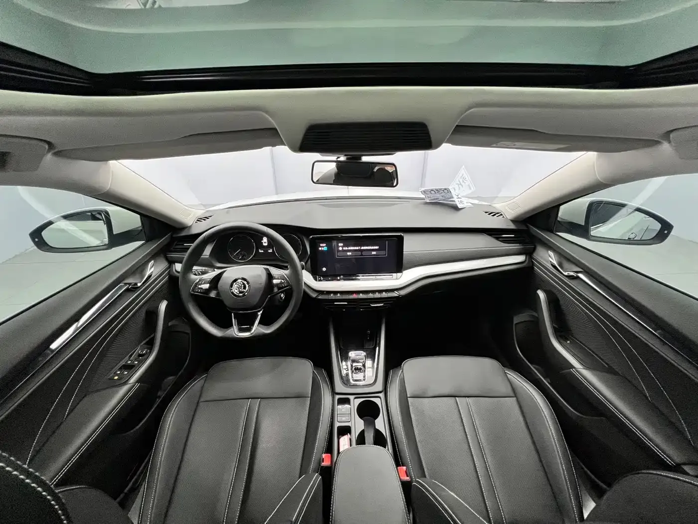 Skoda Octavia PRO TSI280 Premium Edition 2023 — фото 8
