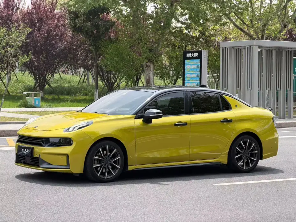 Lynk & Co 03 03+ 2.0TD Auto Wind Rider Edition 2021