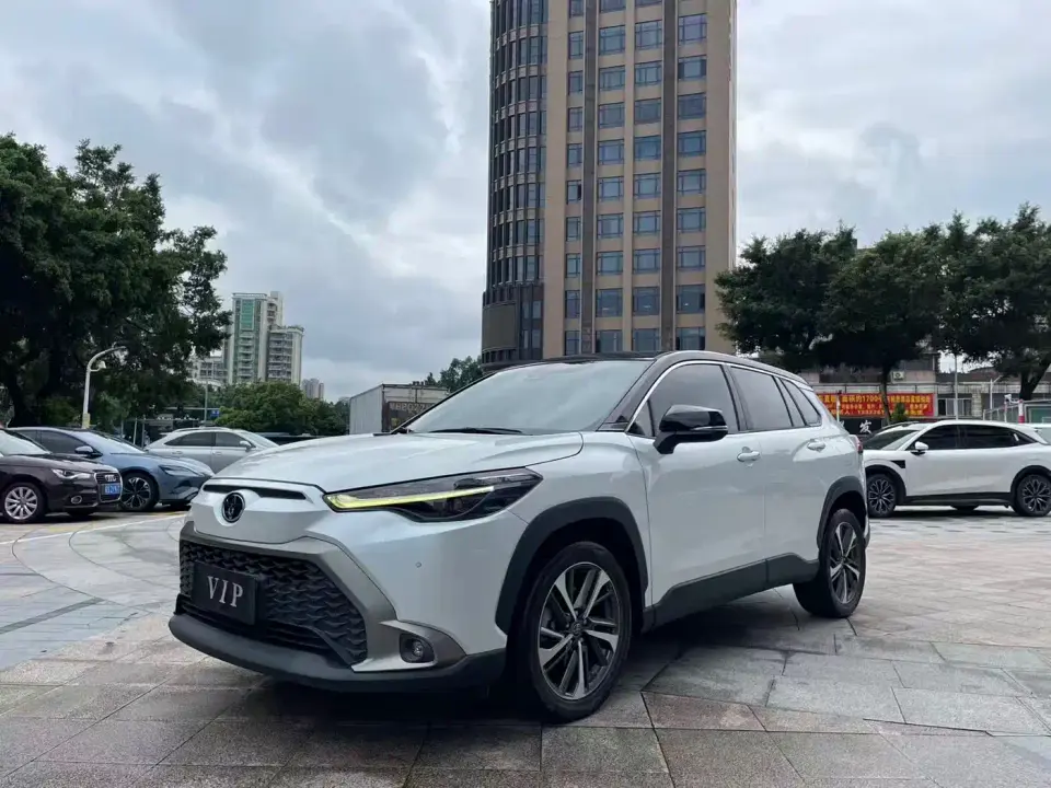 Toyota Frontlander 2.0L CVT Luxury PLUS Edition 2022