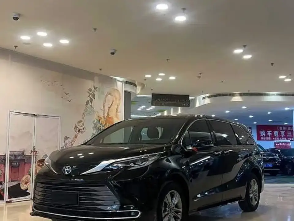 Toyota Sienna 2.5L Hybrid FWD Luxury Edition 2025