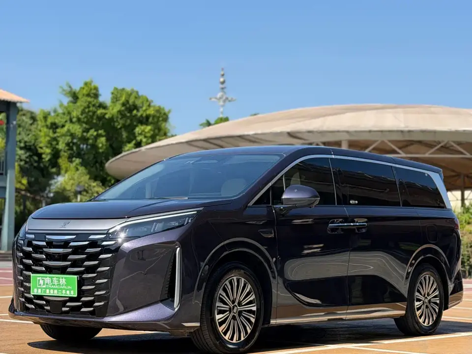 BYD Xia DM-i 1.5T 218km Premium 2025