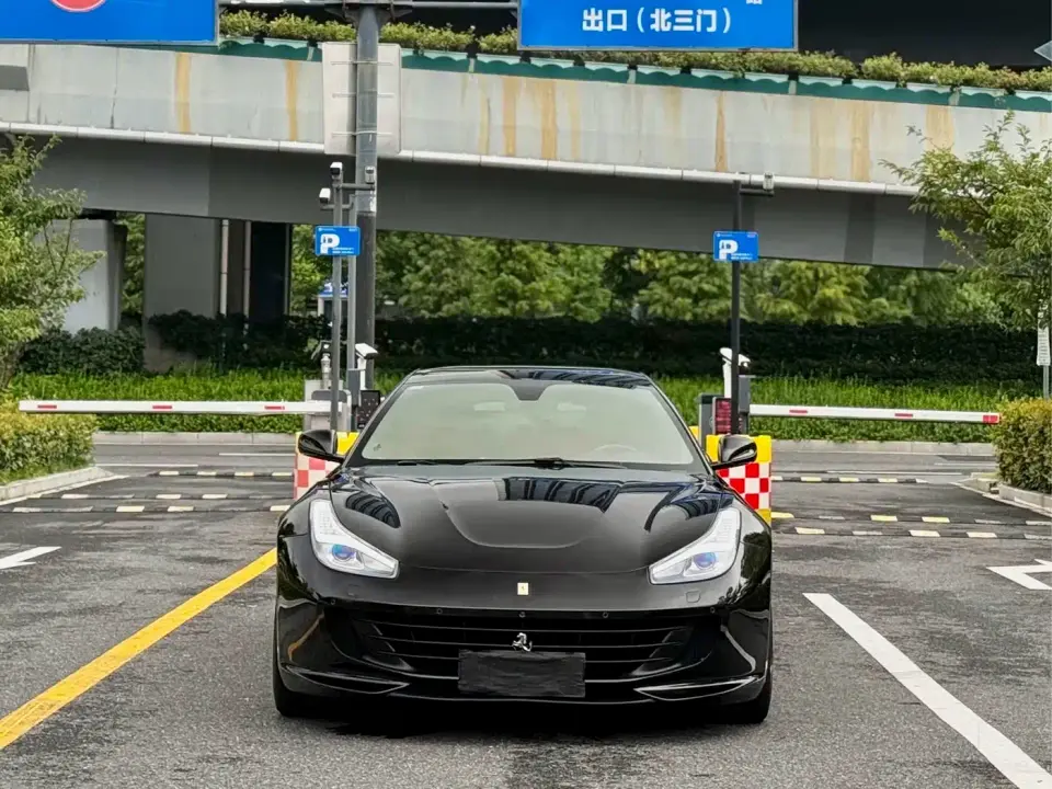 Ferrari GTC4Lusso 3.9T V8 2019