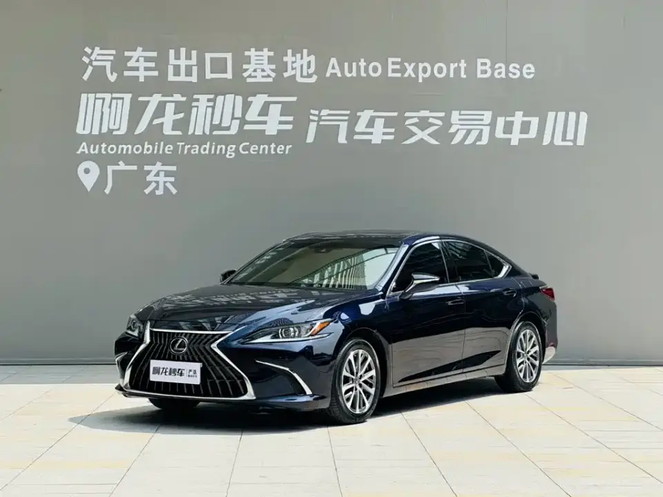 Lexus ES 300h Excellence Edition 2023