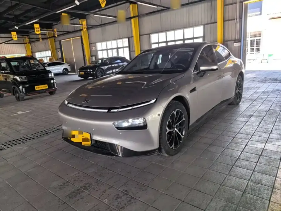 XPeng P7 586E 2023