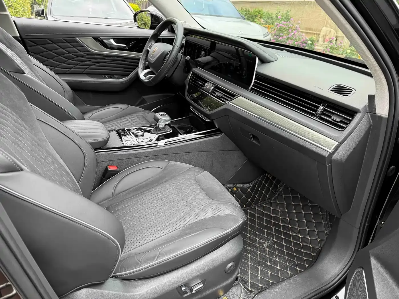 Hongqi HS5 2.0T Smart Connect Flagship AWD Edition 2022 — фото 4
