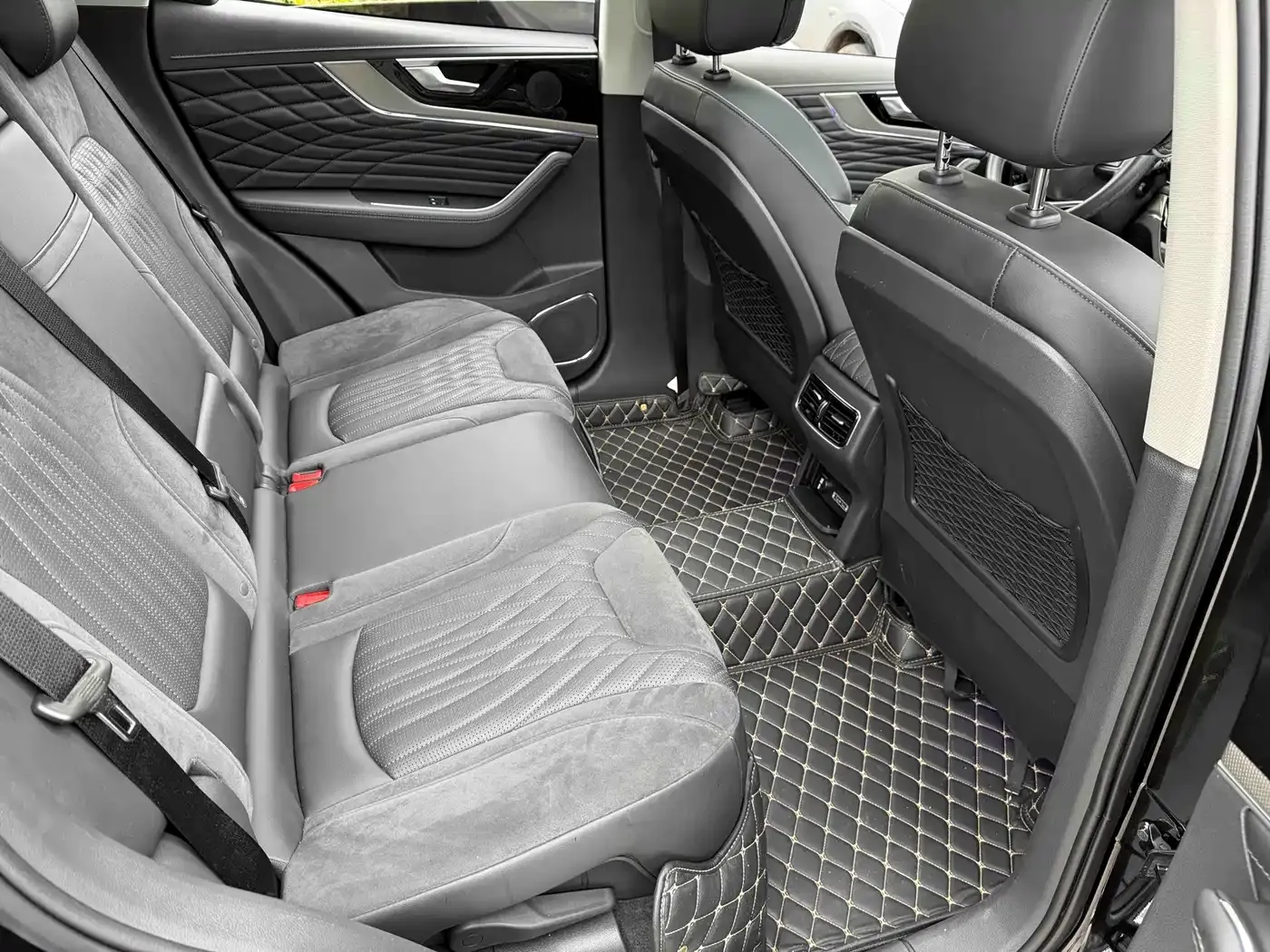 Hongqi HS5 2.0T Smart Connect Flagship AWD Edition 2022 — фото 9