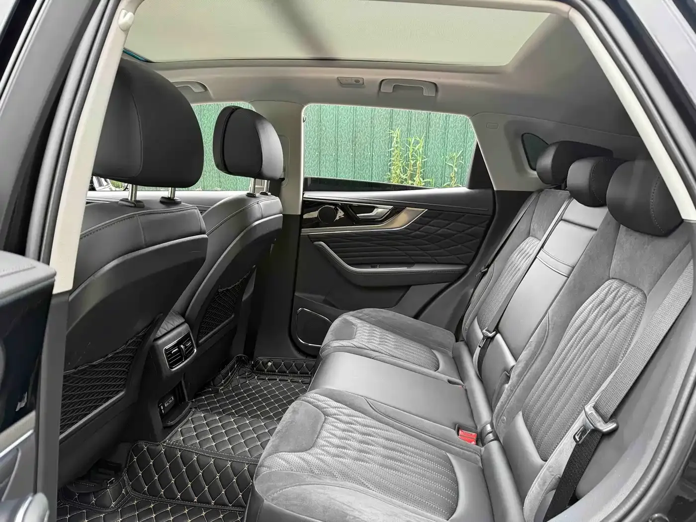 Hongqi HS5 2.0T Smart Connect Flagship AWD Edition 2022 — фото 8