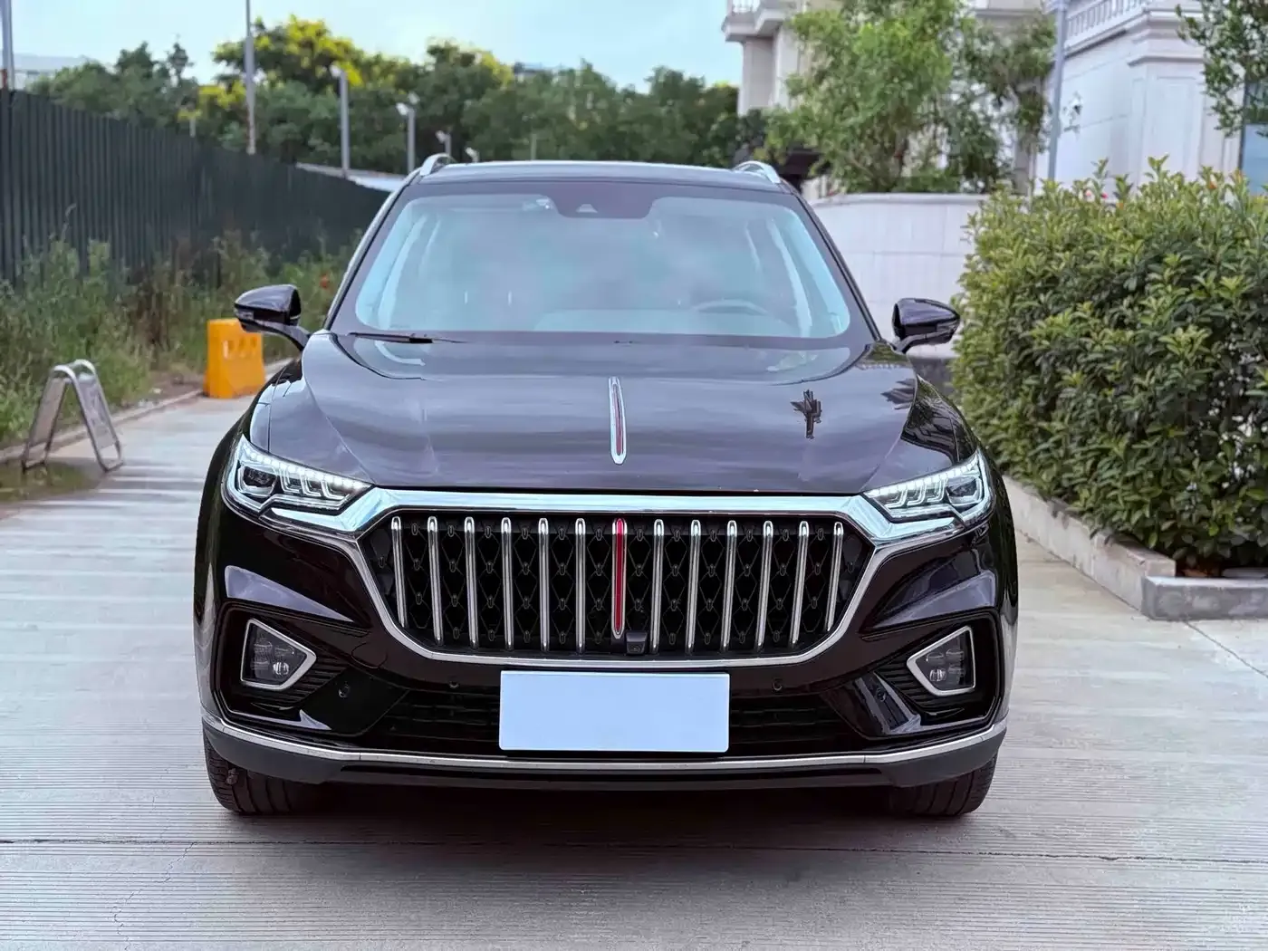 Hongqi HS5 2.0T Smart Connect Flagship AWD Edition 2022 — фото 2
