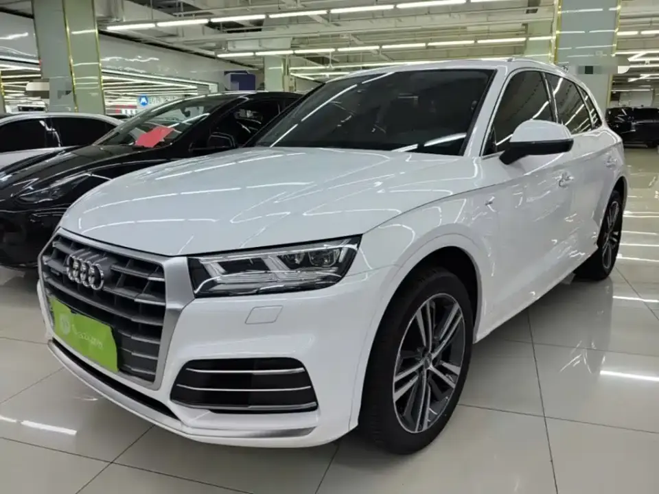 Audi Q5L Facelift 40 TFSI Honor Fashion 2021