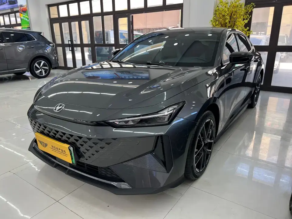 Changan UNI-V iDD Blue Whale iDD 136km Smart Fun 2025