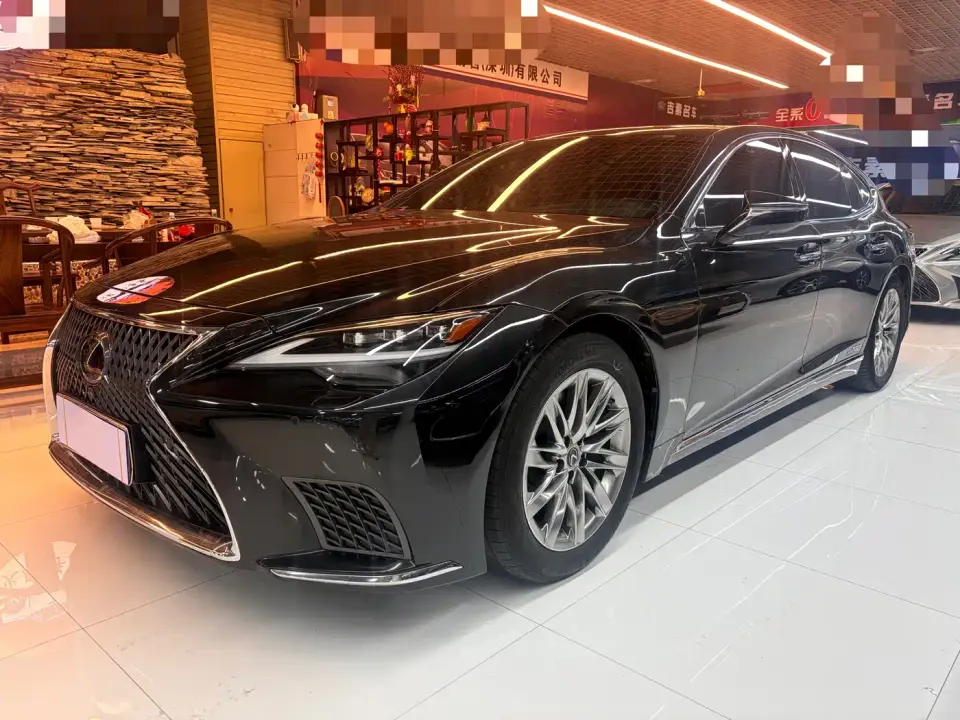 Lexus LS 500h Luxury Edition 2021