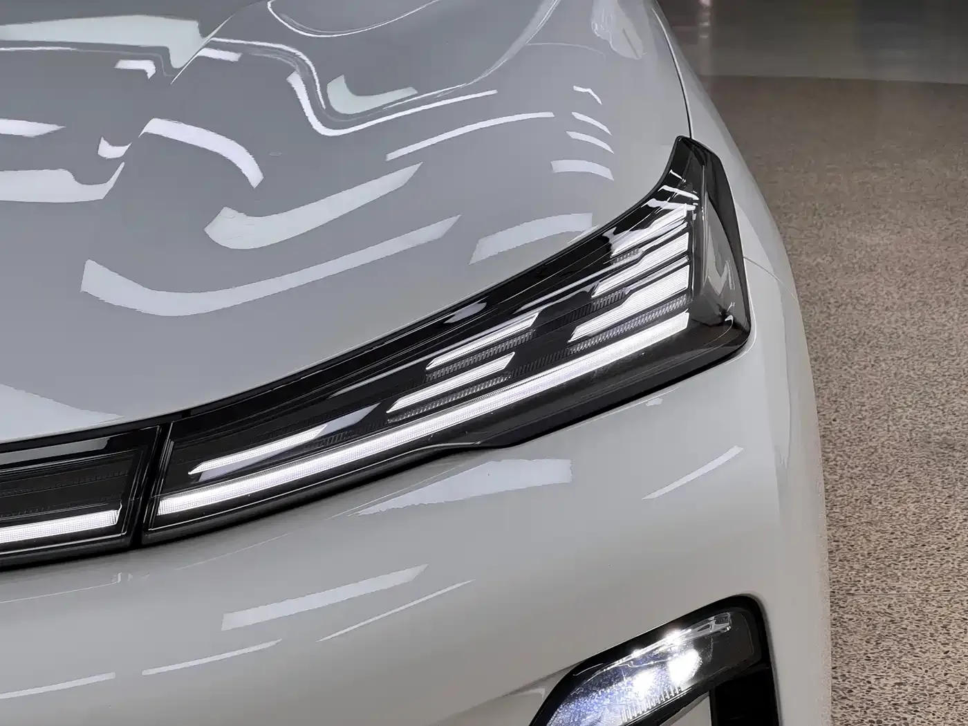 Geely Galaxy Galaxy Starship 7 EM-i Model 120km Explorer+ Edition 2025 — фото 8