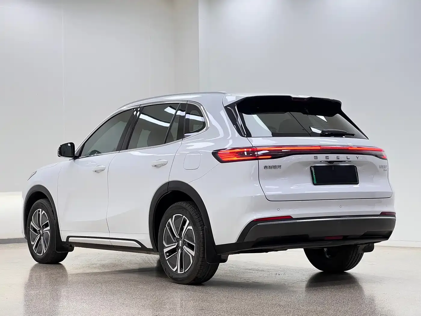 Geely Galaxy Galaxy Starship 7 EM-i Model 120km Explorer+ Edition 2025 — фото 5
