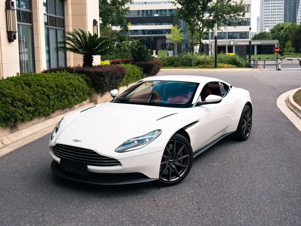Aston Martin DB11 4.0T V8 Coupe 2022