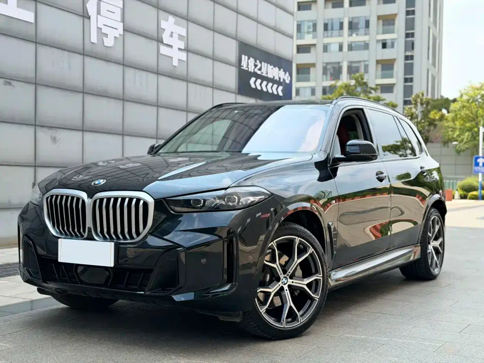 BMW X5 xDrive 30Li Premium M Sport Black Night Package 2025