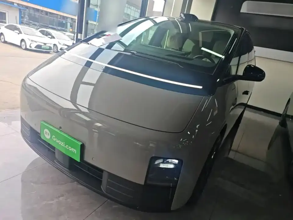 Li Auto MEGA Ultra 2024