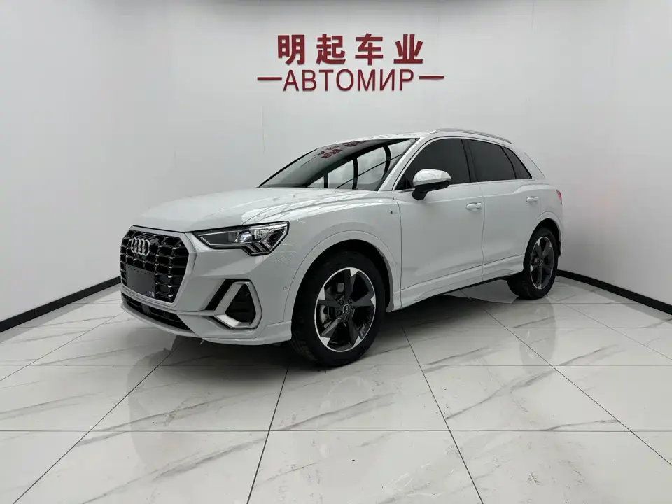 Audi Q3 35 TFSI Fashion Dynamic (1.4T) 2022