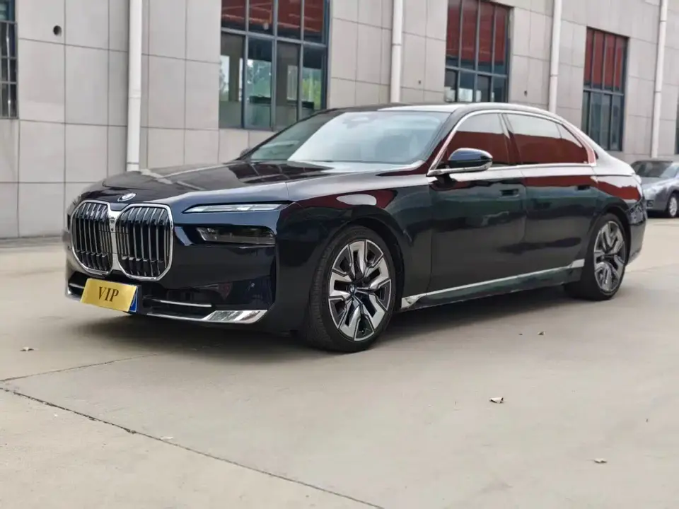 BMW 7 Series Model 740Li Leading Luxury Package 2024