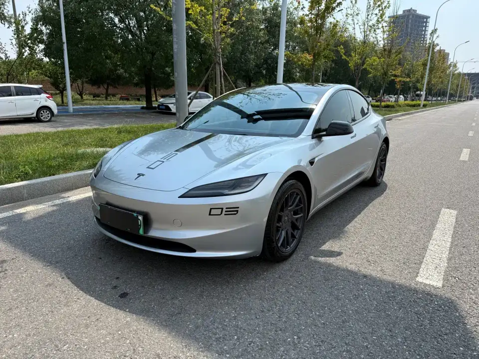 Tesla Model 3 Model Rear-Wheel Drive Edition 2025