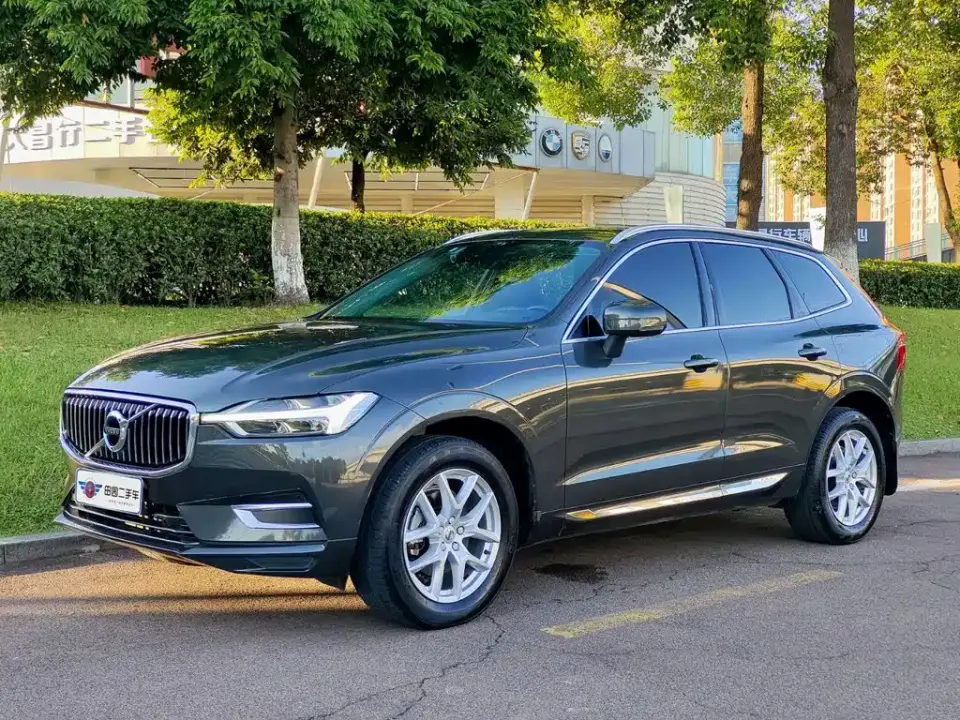 Volvo XC60 T5 4WD Intelligent Ease China VI 2019