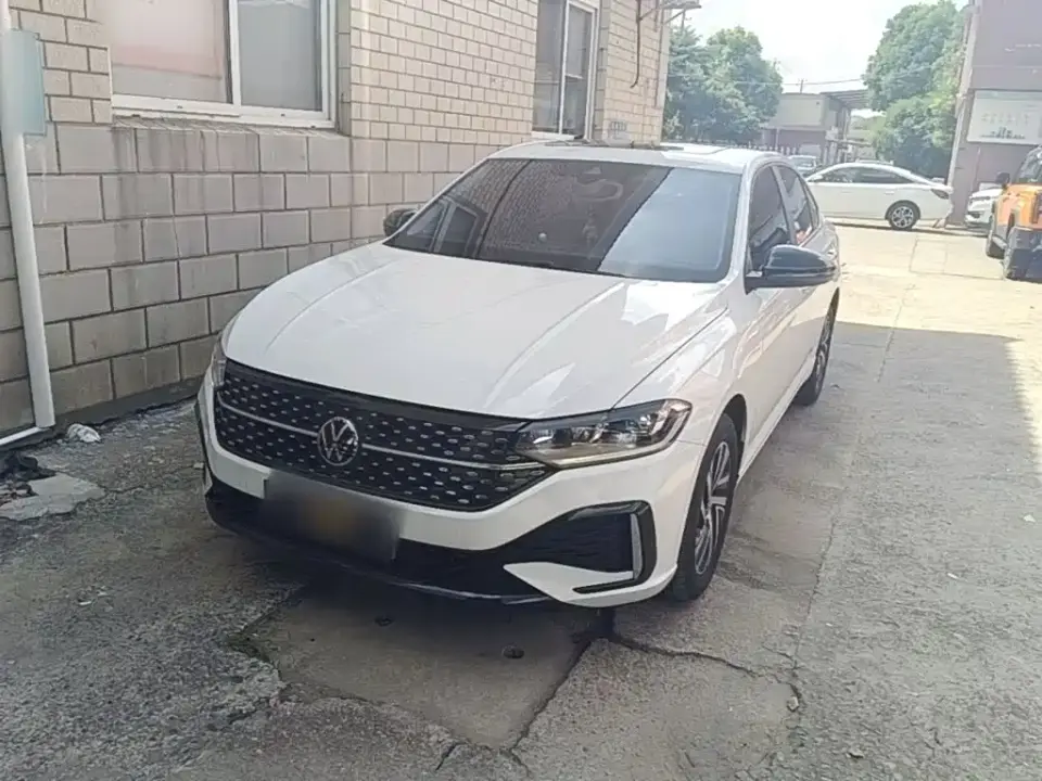 Volkswagen Lavida Model 300TSI DSG Starlight Full Comfort Edition 2025