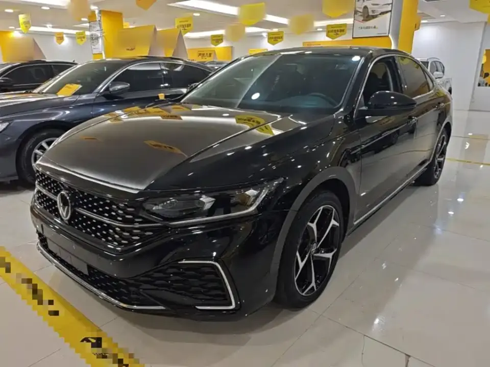 Volkswagen Passat 330TSI Starlight Elite Edition 2024