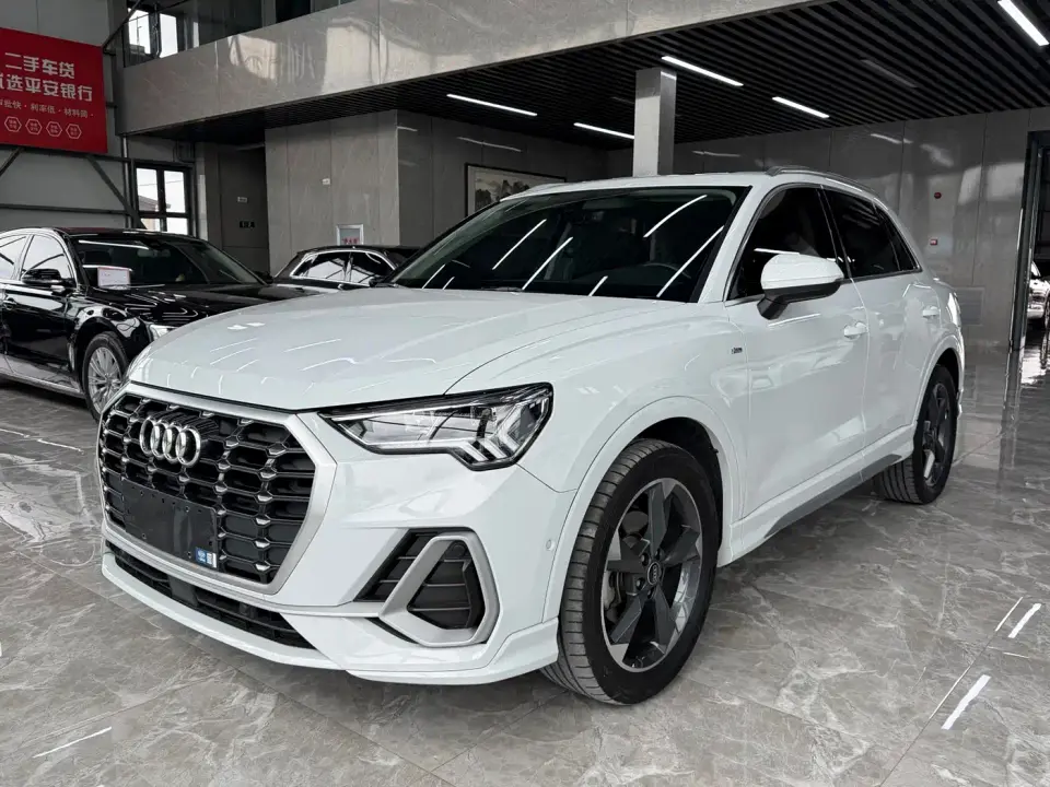 Audi Q3 35 TFSI Fashion Dynamic (1.4T) 2023