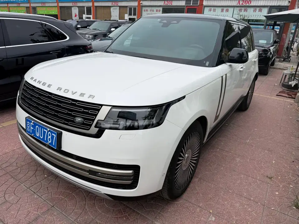 Land Rover Range Rover 3.0 L6 400PS Golden Age Extended 7-Seater 2024