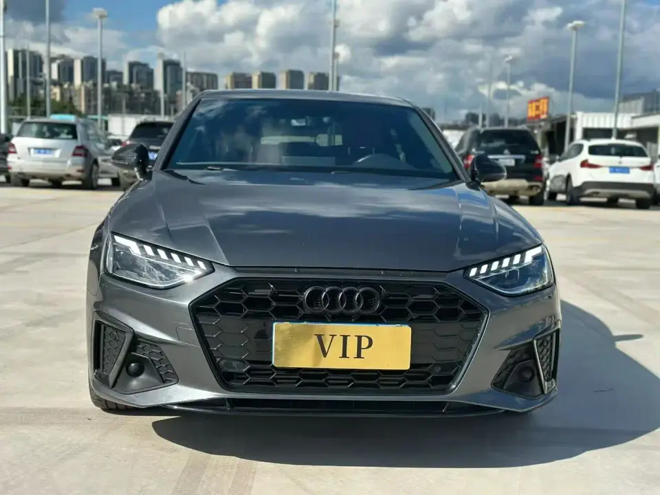 Audi A4L 40 TFSI Luxury Sport 2023