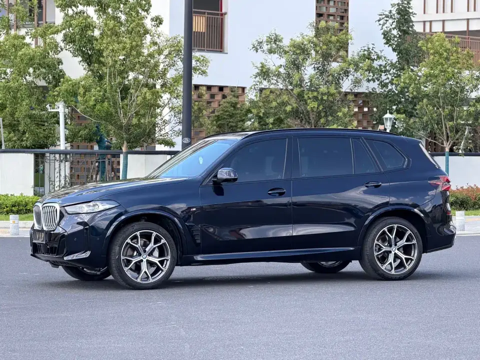 BMW X5 xDrive 30Li Premium M Sport Package 2025