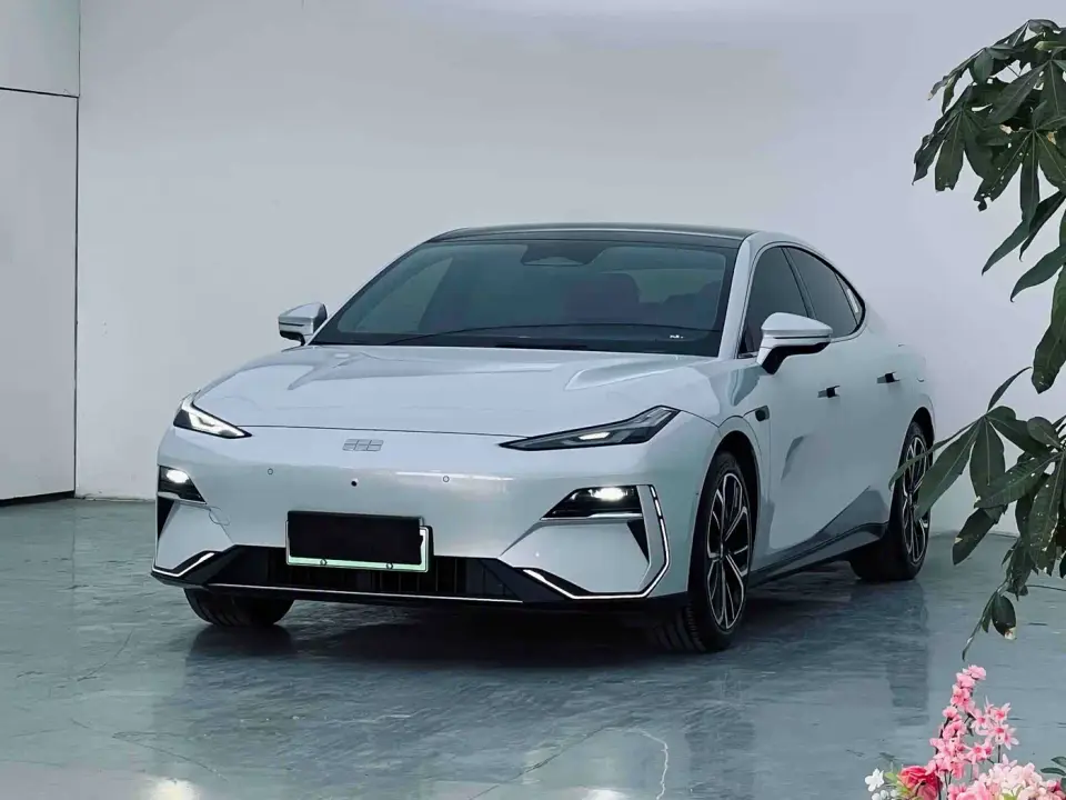 Geely Galaxy Galaxy E8 700km Long Voyage Smart Drive Edition 2025