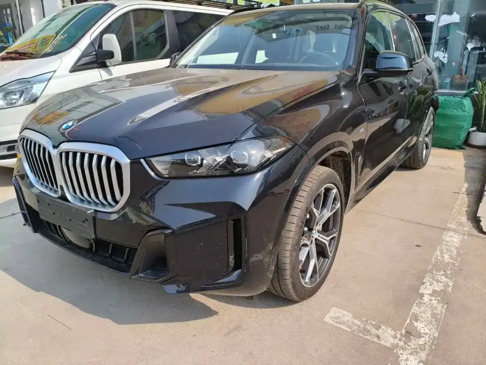 BMW X5 xDrive 30Li Premium M Sport Black Night Package 2025