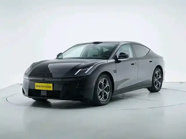 Lynk & Co 10 EM-P Model 120km Base Version 2025