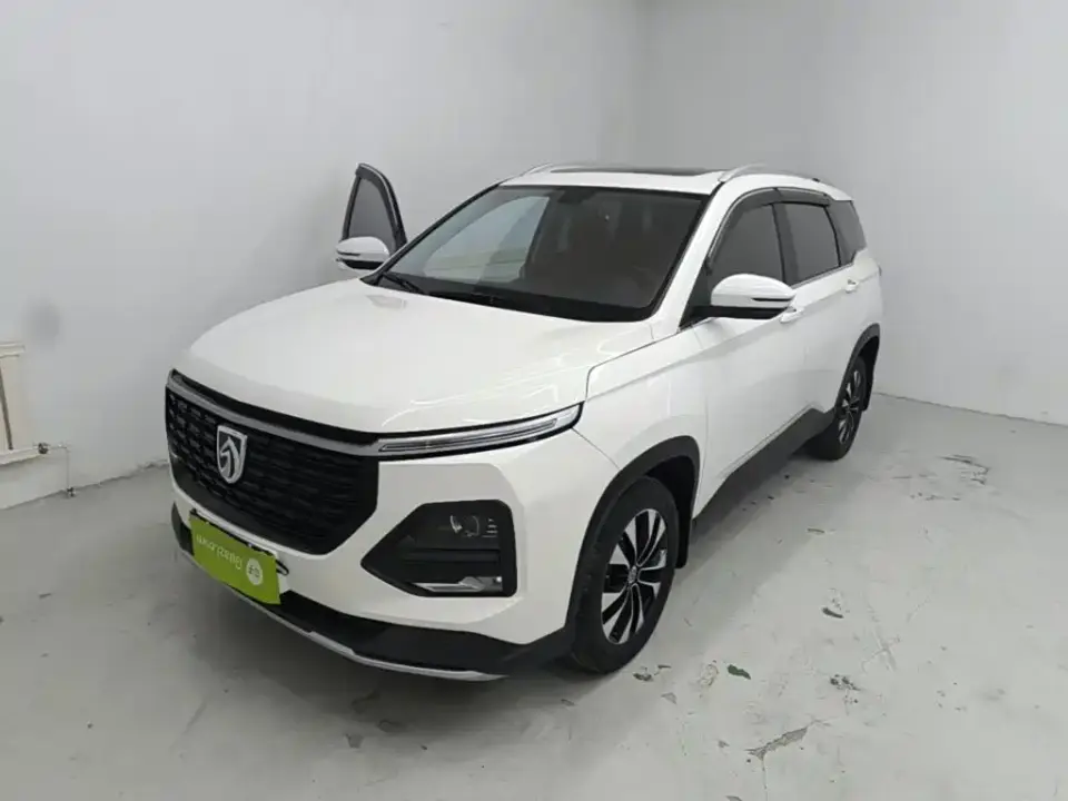 Baojun 530 Global Vehicle Anniversary Edition 1.5T CVT Premium Connected 6-seater 2021