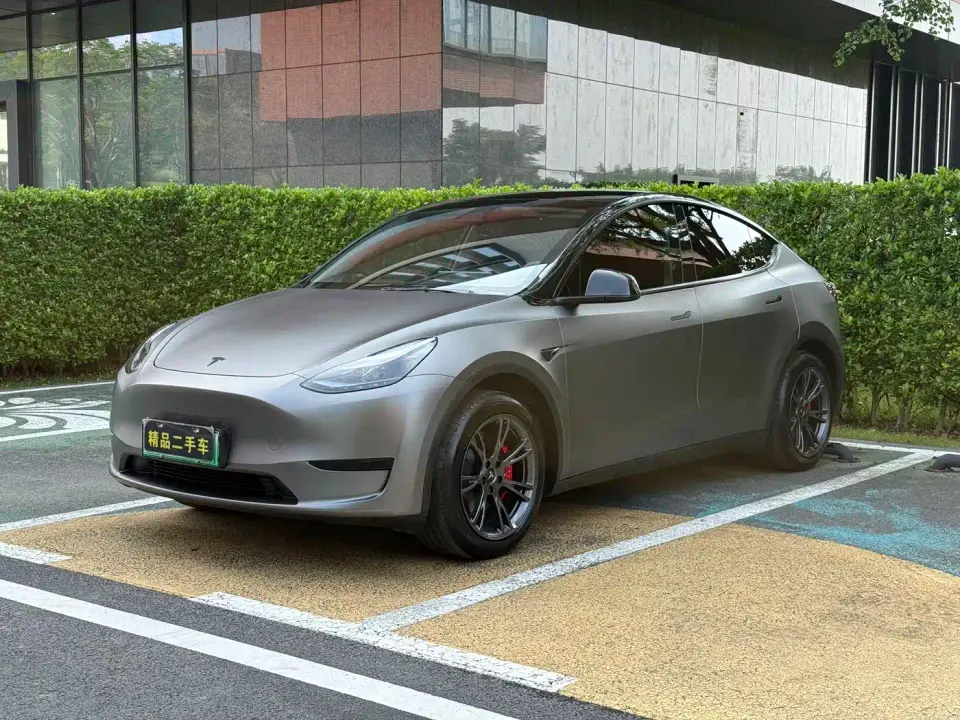 Tesla Model Y Rear-Wheel Drive Version 2025