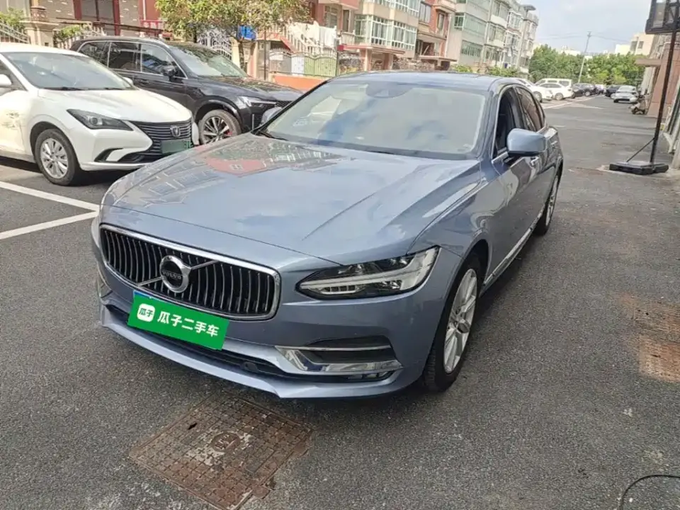 Volvo S90 T5 Momentum Luxury Edition 2020