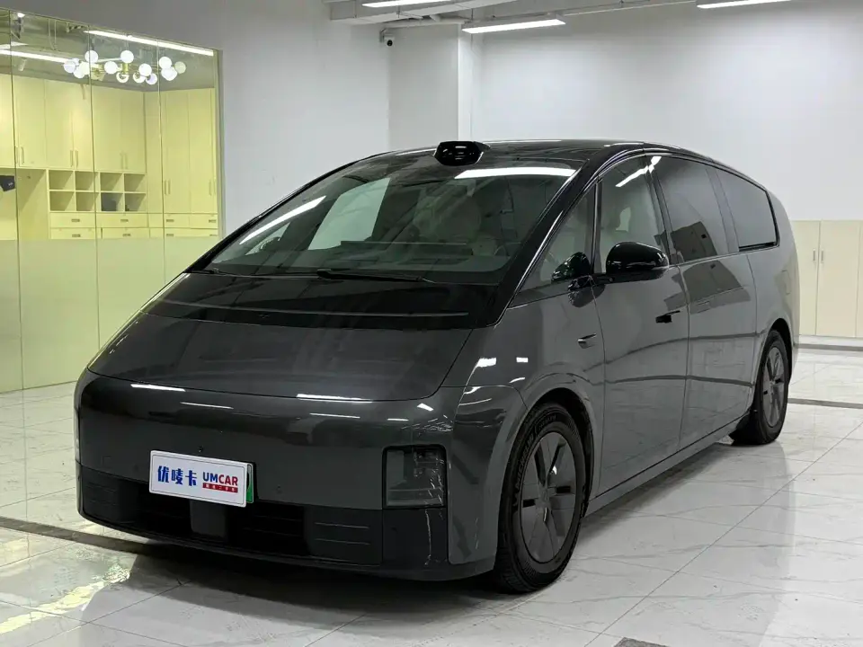 Li Auto MEGA Ultra 2024
