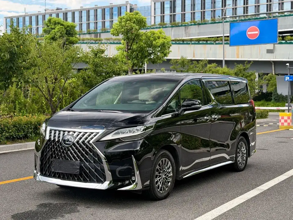 Lexus LM 300h 4-Seat Imperial Edition 2022