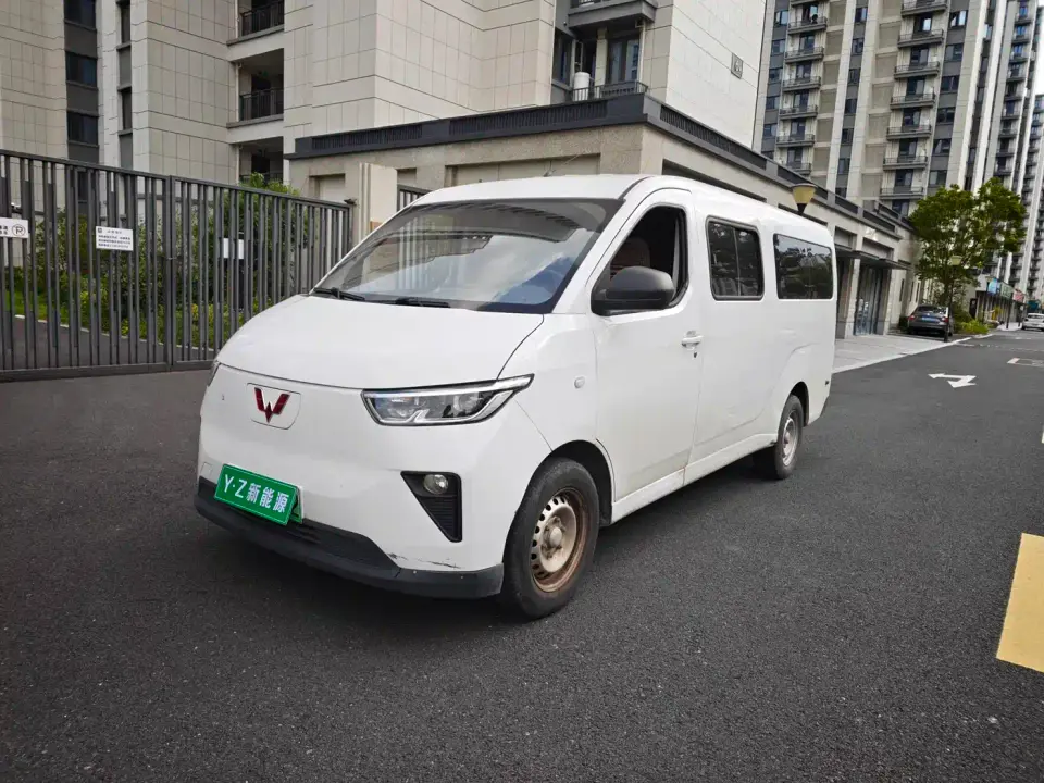 Wuling Motors Wuling Yangguang 300km Comfort Passenger Version 60kW 2024