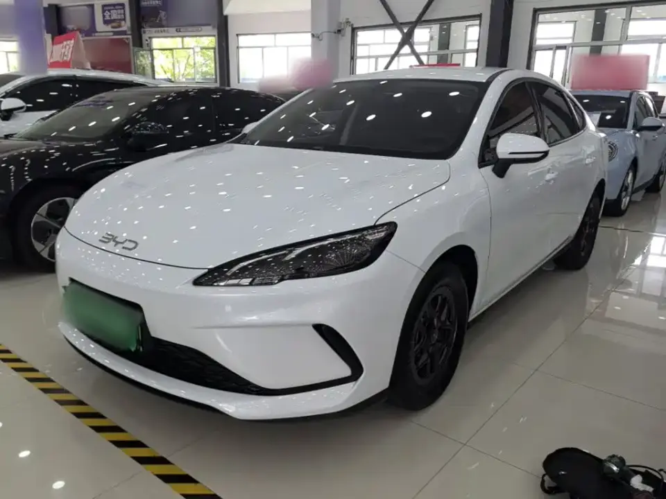 BYD Hai Bao 05 DM-i DM-i 128KM Luxury 2025