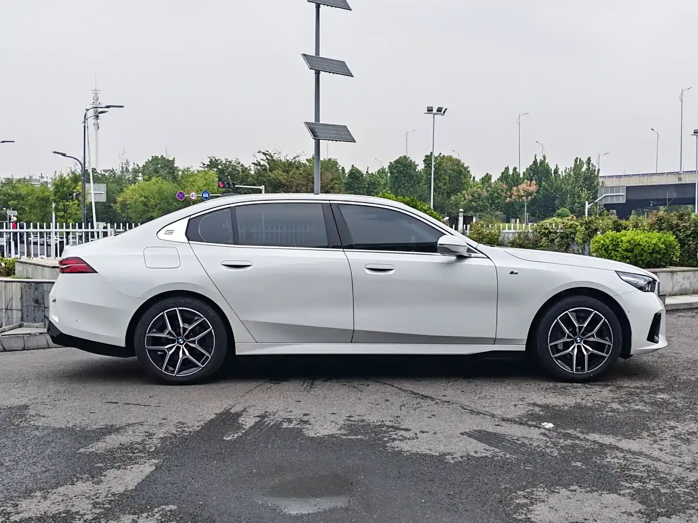 BMW i5 eDrive 35L M Sport Package 2026 — фото 4
