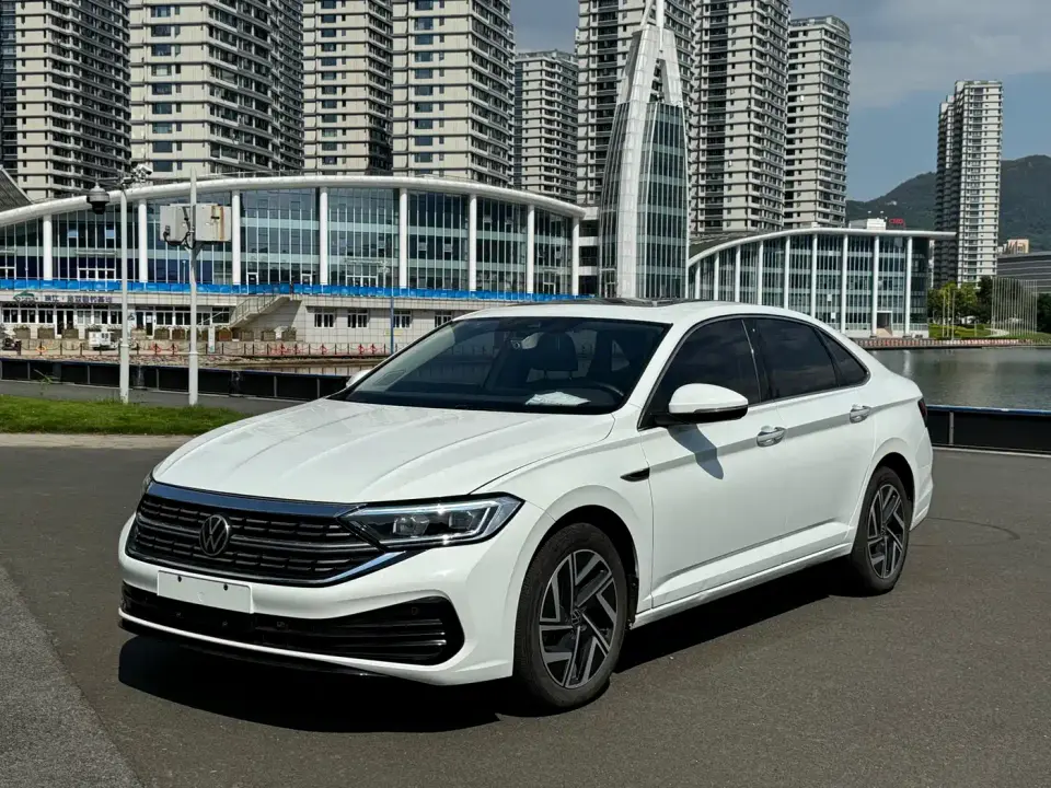 Volkswagen Sagitar 300TSI DSG Surpass Edition 2024