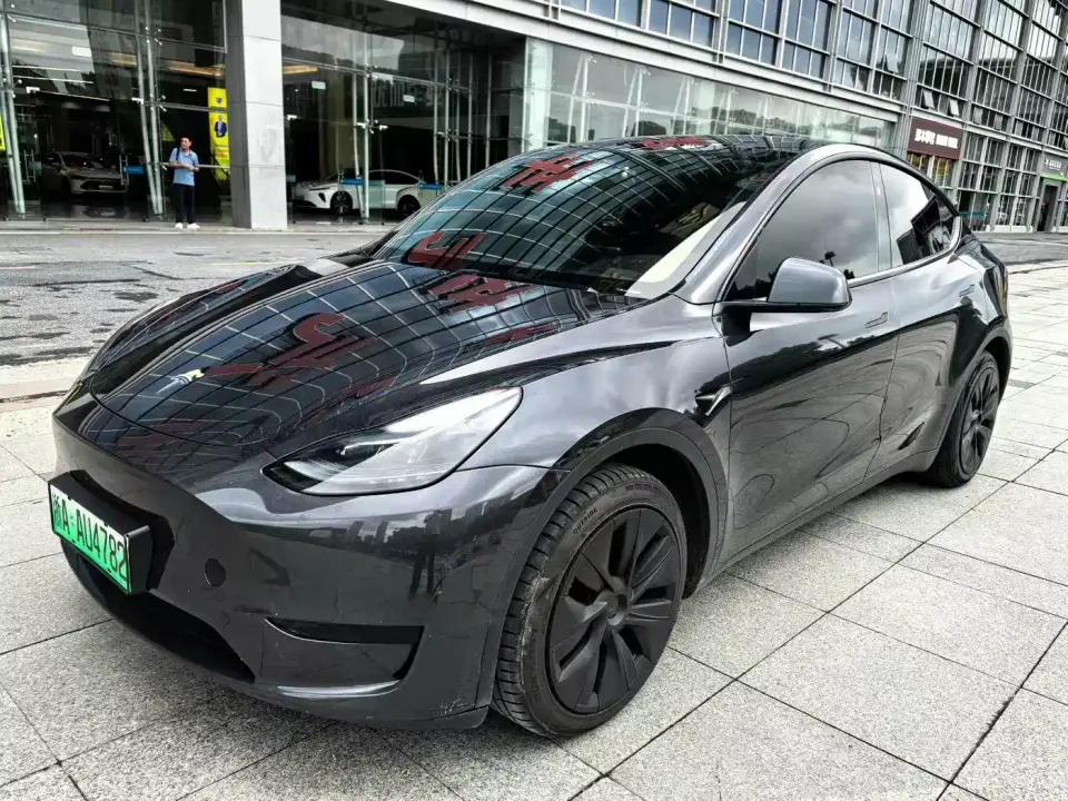 Tesla Model Y Rear-Wheel Drive Version 2024