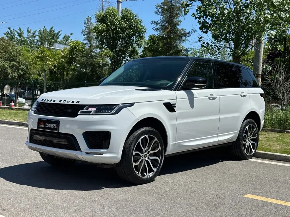 Land Rover Range Rover Sport 3.0 L6 Gloss Black Edition 2021