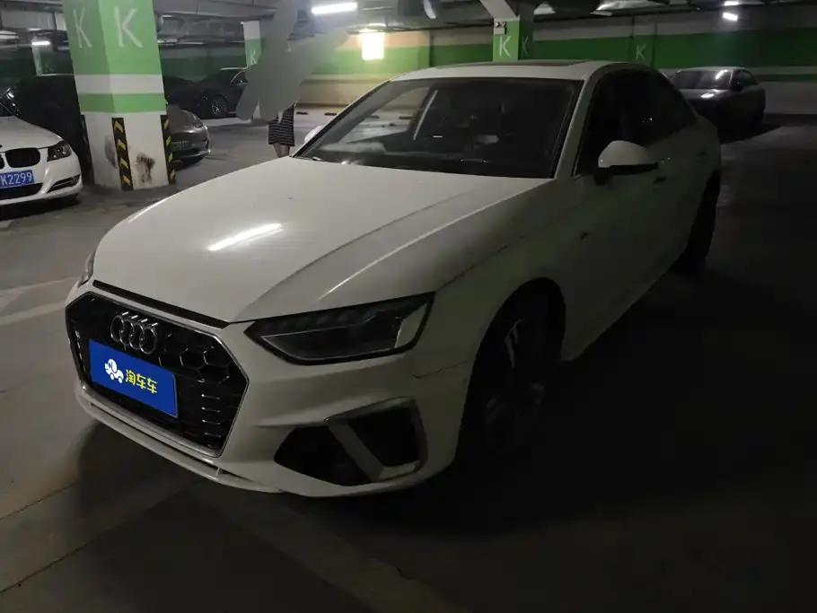 Audi A4L 40 TFSI Fashion Dynamic Edition 2021