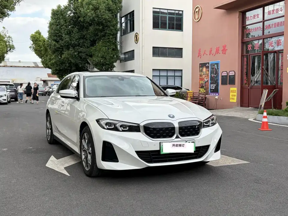 BMW i3 eDrive 35 L 2023