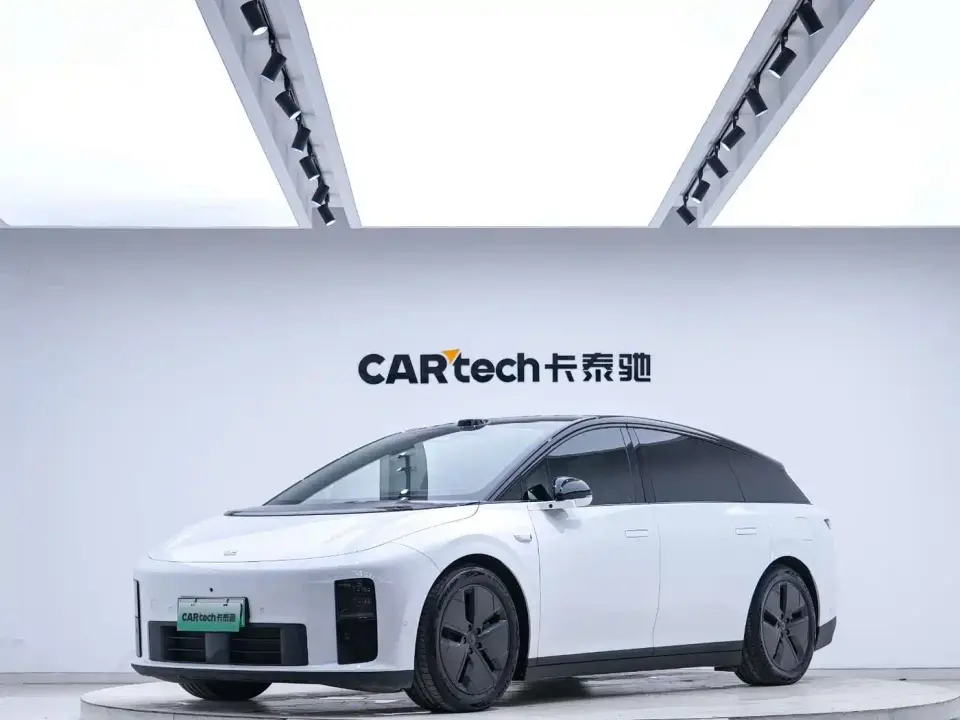 Li Auto i6 2WD Base Model 2025