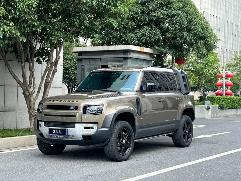 Land Rover Defender Model 110 P400 HSE 2021