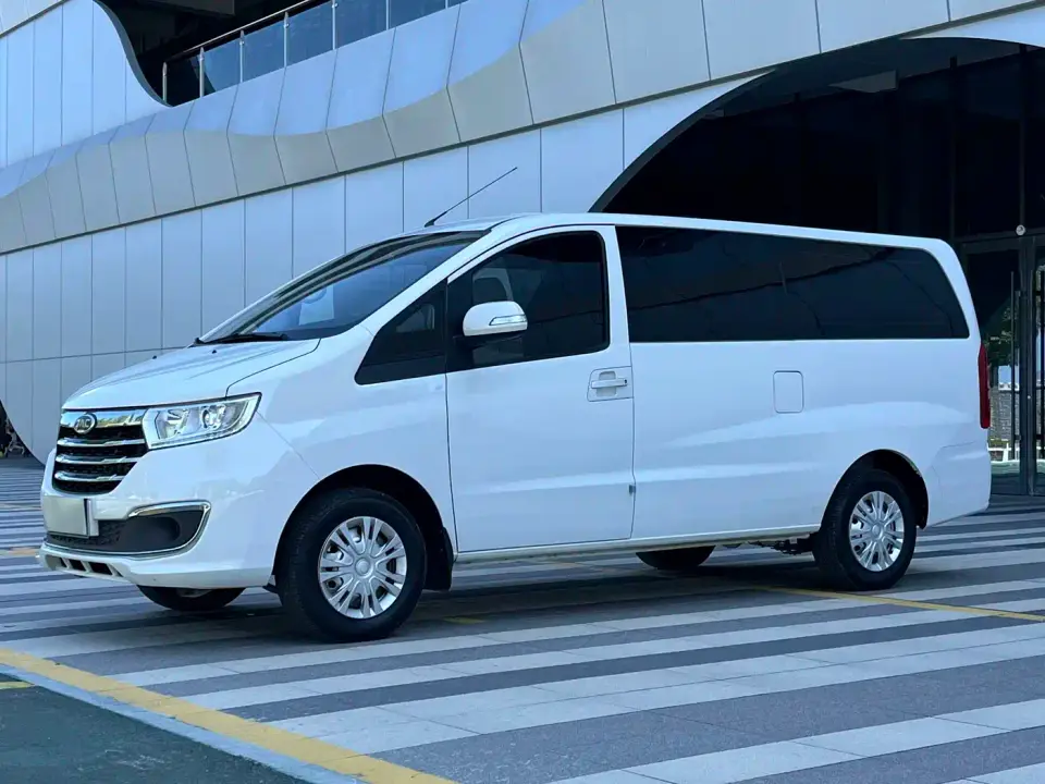 JAC Refine M3 PLUS 1.8L Manual Smart Connect 7/8-seater 2025