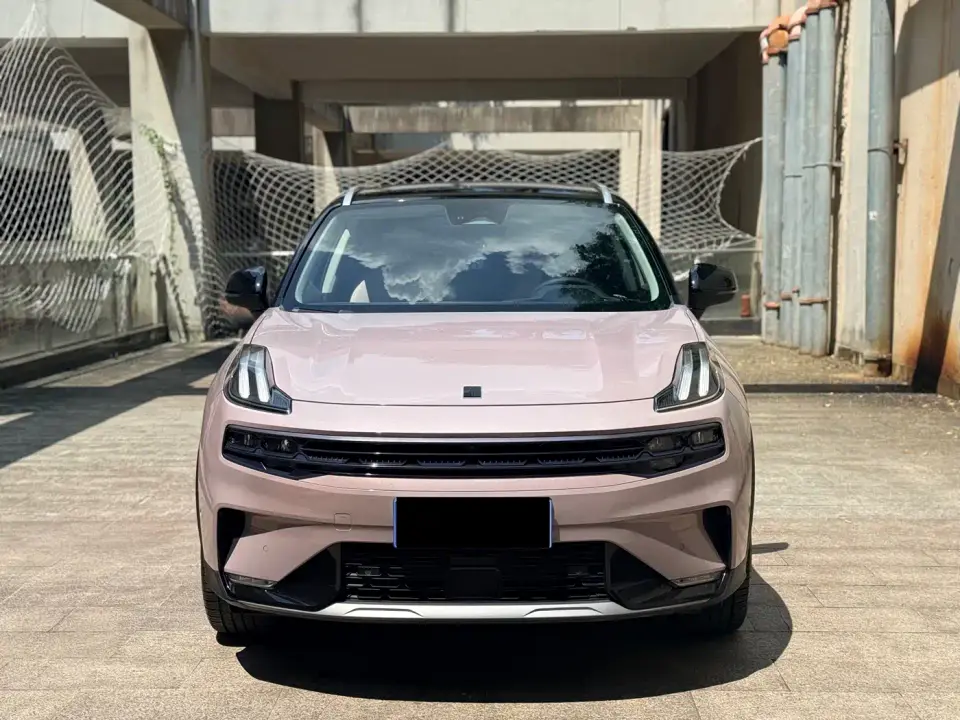 Lynk & Co 06 1.5T Shero Pink Special Edition 2021